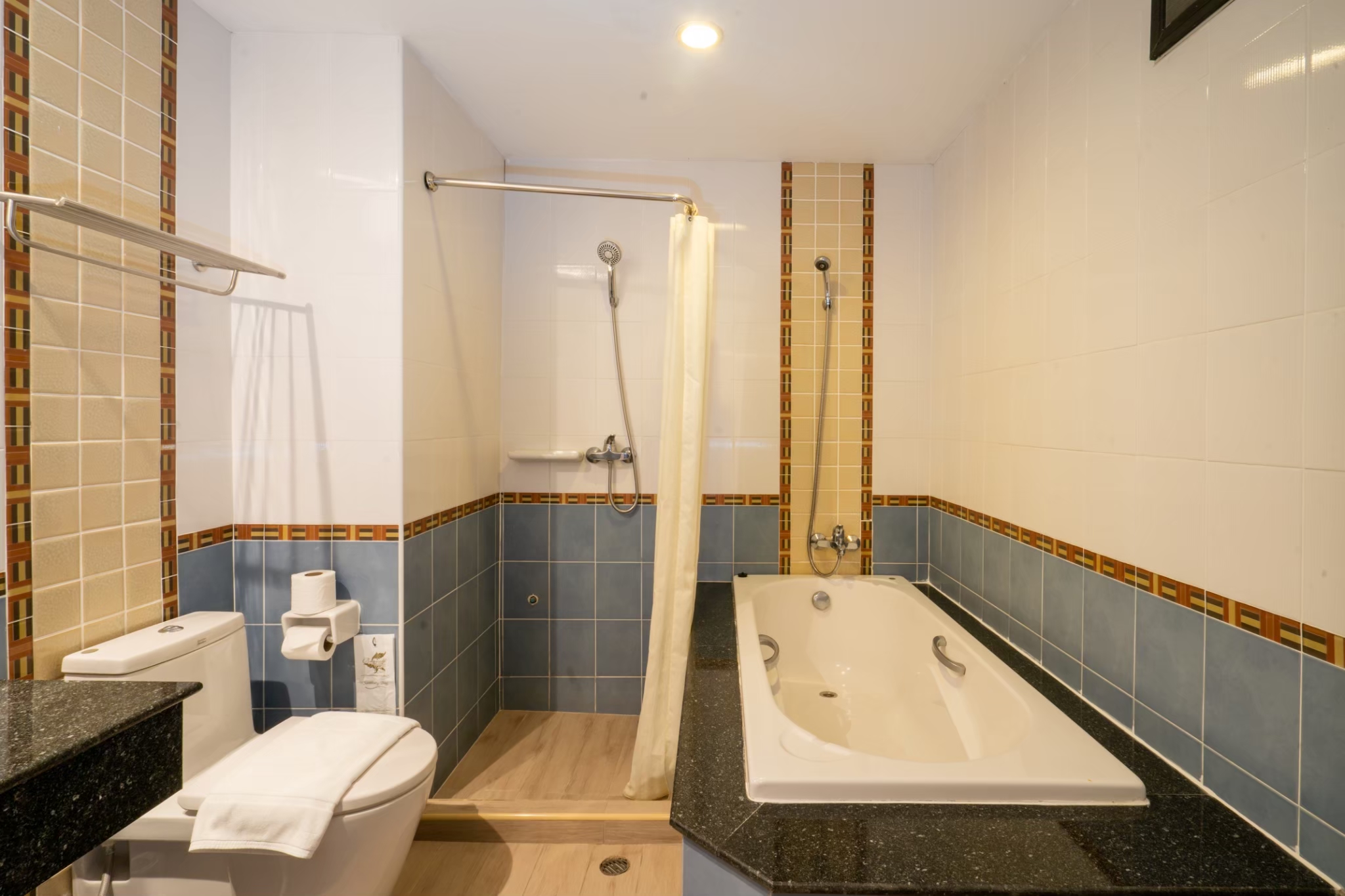 Executive Deluxe (1)