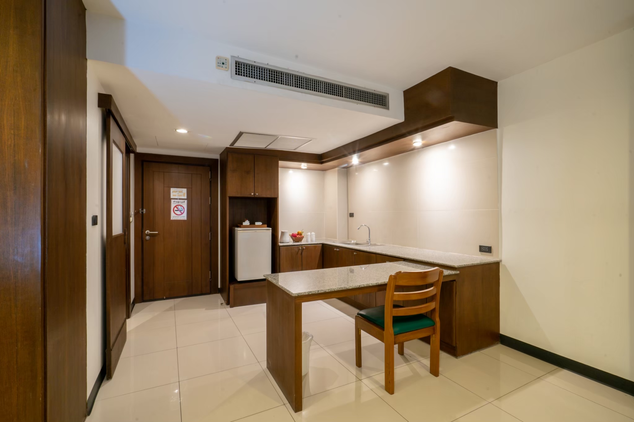 Executive Deluxe (5)