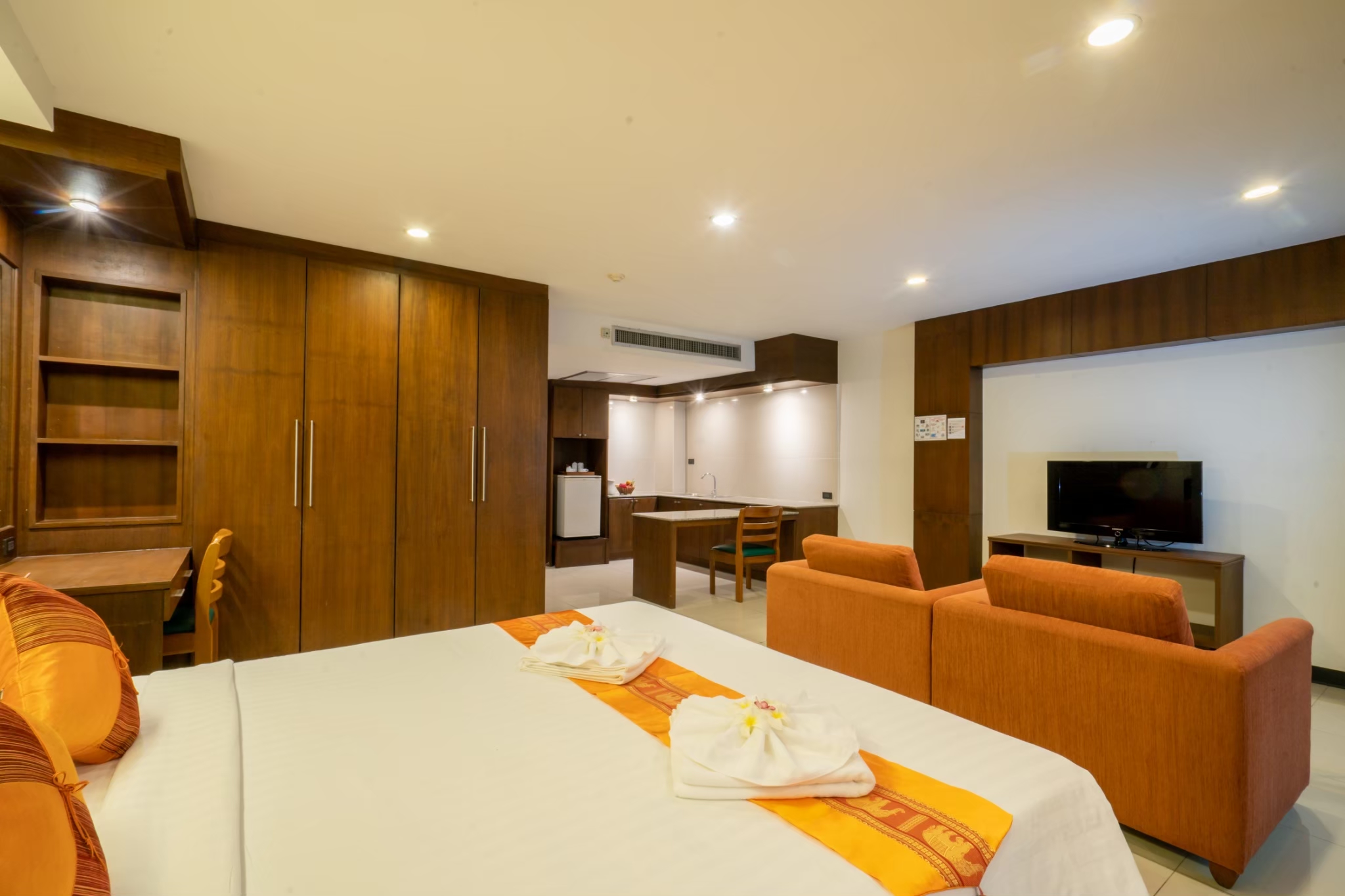 Executive Deluxe (7)